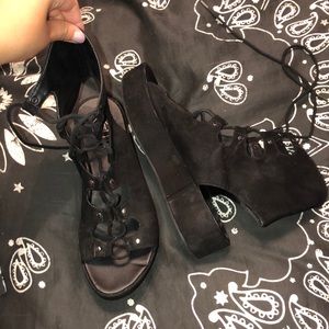 🖤 Missguided platform sandals 🖤